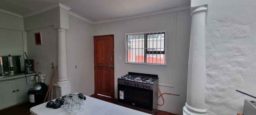 To Let 4 Bedroom Property for Rent in Berea Eastern Cape